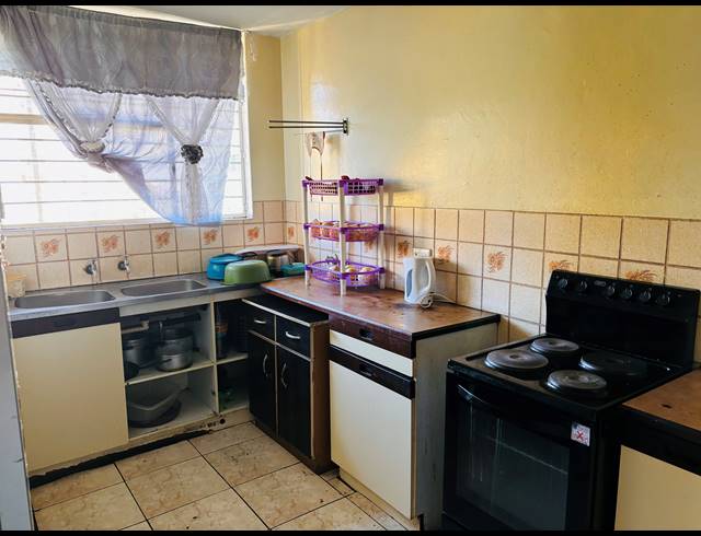 3 BEDROOM APARTMENT FOR SALE IN SUNNYSIDE